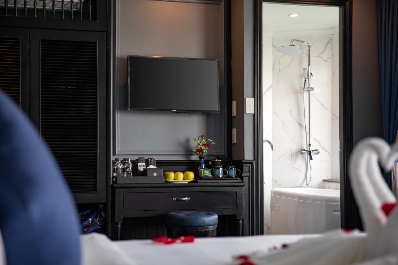 Hotel Rosy Cruises à Hạ Long Extérieur photo